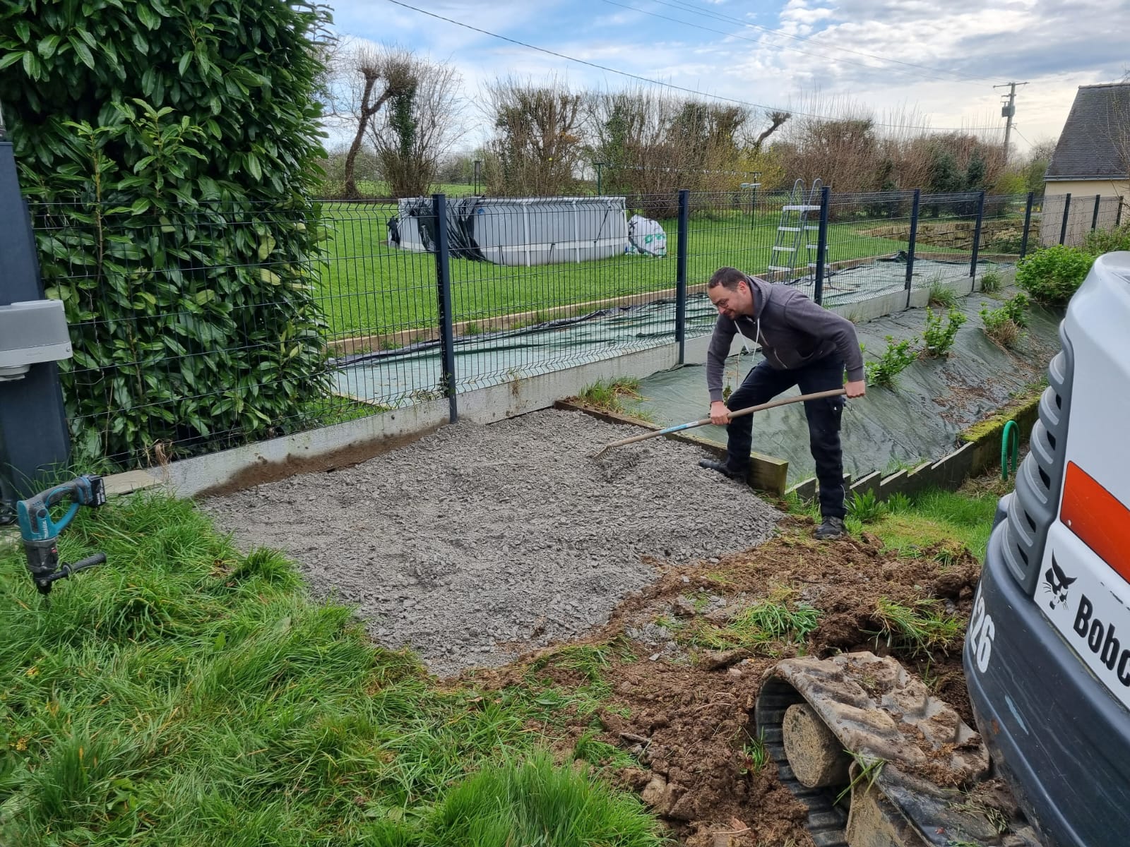Bobcat avec broyeur forestier