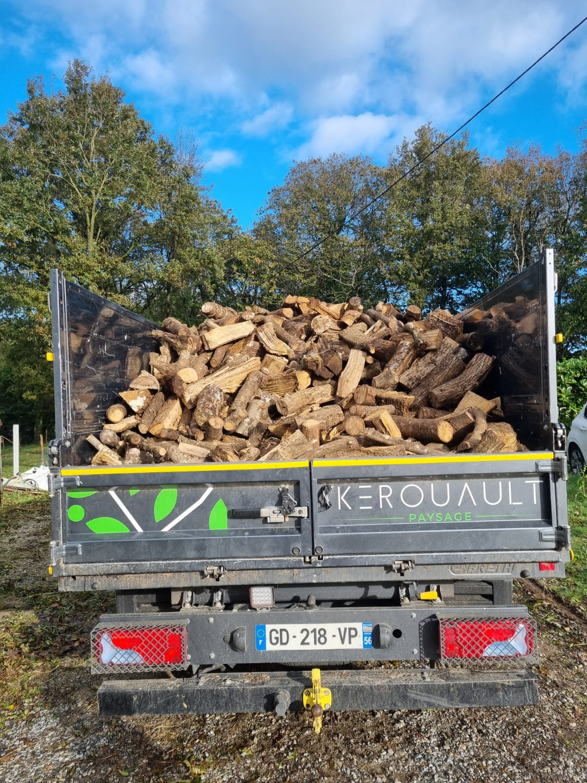 Services complémentaires — location de matériel, bois de chauffage