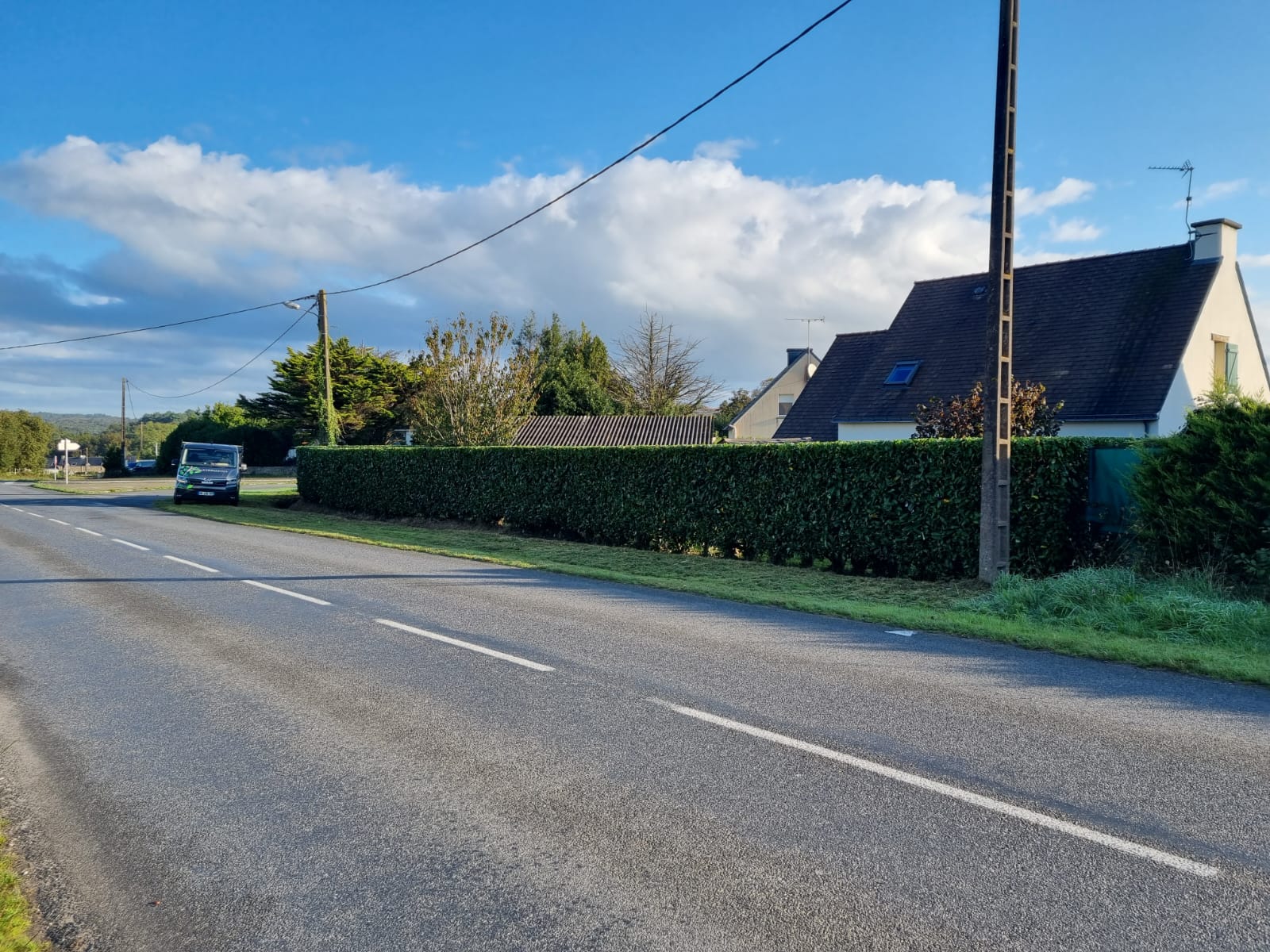 Entretien de jardin — tonte, taille, scarification